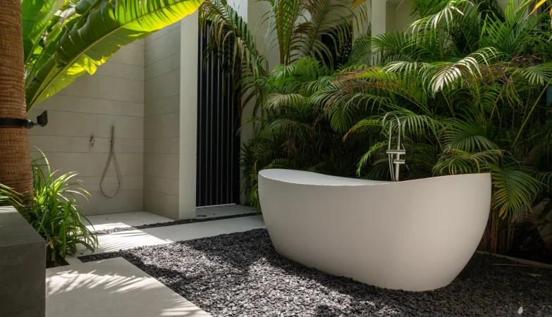 How Luxury Pools And Landscape Use Natural Stone